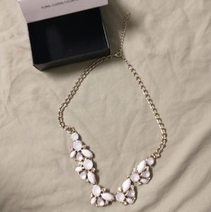 Floral clusters necklace